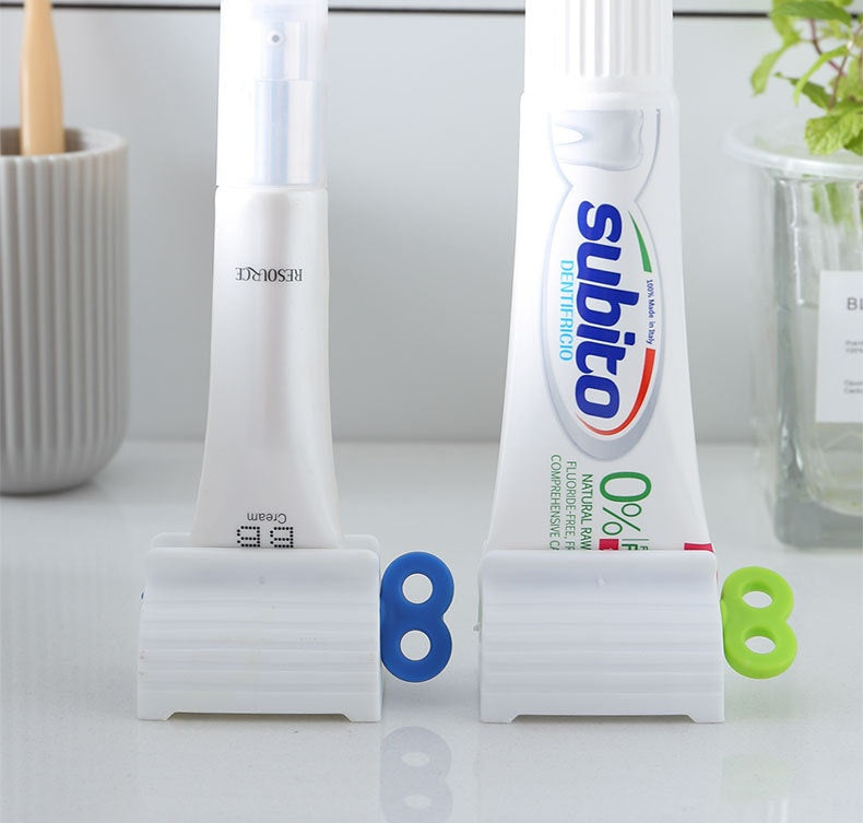 Rolling toothpaste squeezer